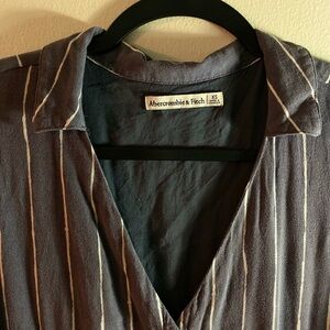 Abercrombie & Fitch Men's Charcoal and White Striped Shirt